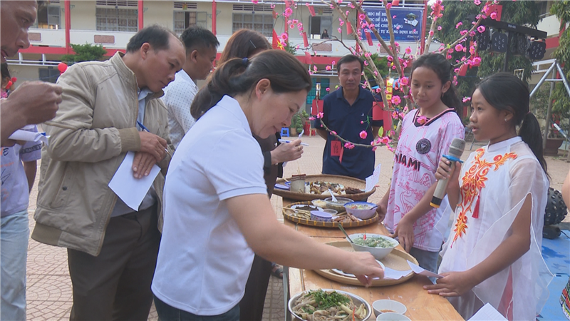 Hội thi nấu các món ăn truyền thống