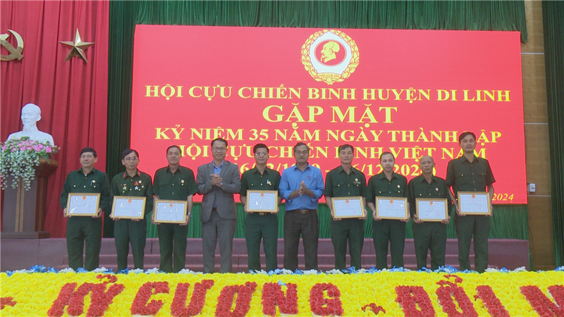 Đại biểu Quốc hội tiếp xúc cử tri