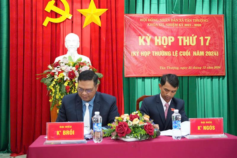 Chủ toạ Kỳ họp