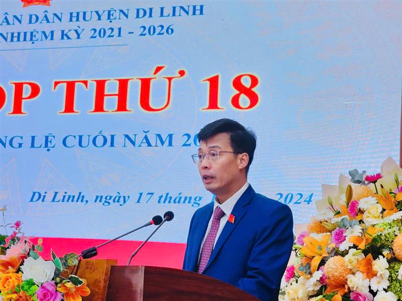 Đồng chí Đinh Văn Tuấn - Tỉnh ủy viên, Bí thư Huyện ủy, Chủ tịch HĐND huyện phát biểu khai mạc kỳ họp