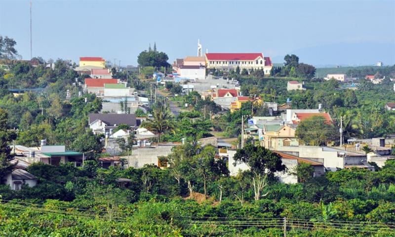 Diện mạo nông thôn mới đang dần đổi thay từng ngày, trong ảnh vùng nông thôn xã Hoà Ninh hôm nay. Ảnh: Baolamdong.vn