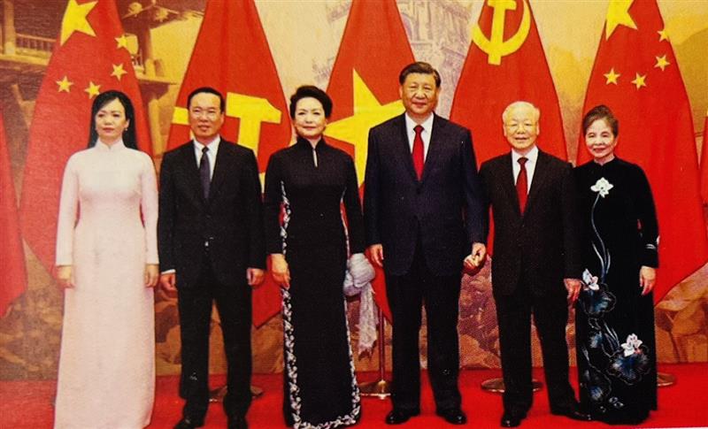 Đồng chí Tổng Bí thư Nguyễn Phú Trọng cùng phu nhân đón tiếp đồng chí  Tổng Bí thư -Chủ tich Trung Quốc Tập Cận Bình sang thăm Việt Nam (tháng 12/2023)